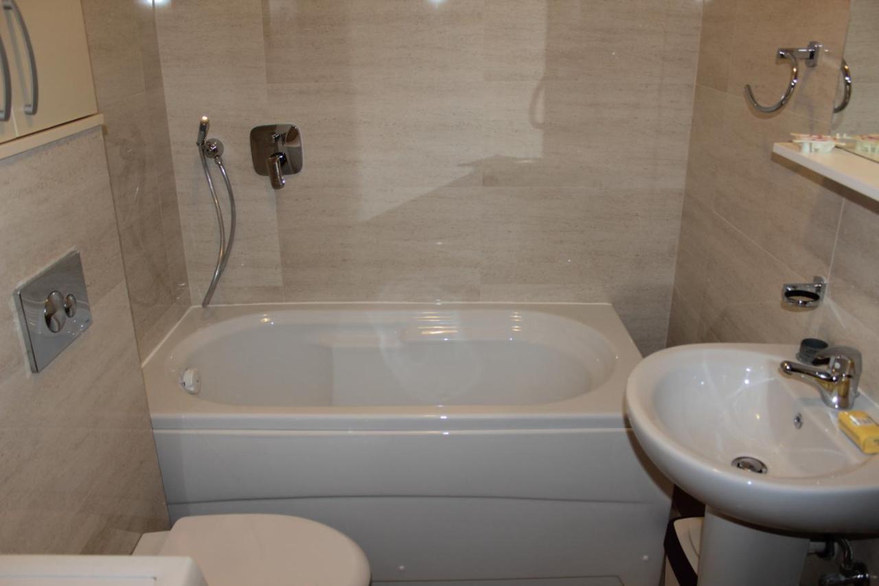 Olimp Lux Hotel บุดวา ภายนอก รูปภาพ